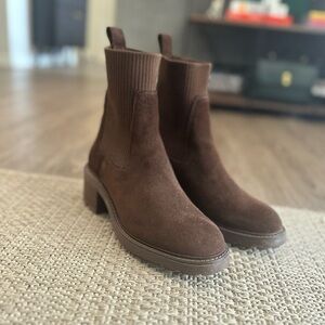 Steve Madden Women's Kiley Ankle Boot Brown Suede, never worn